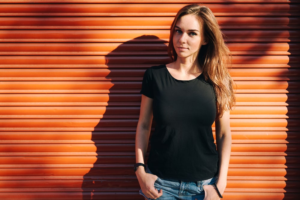 How To Cut The Sleeves Off a T-Shirt ? Aviva Dallas How To Cut The Sleeves Off a T-Shirt ? Aviva Dallas